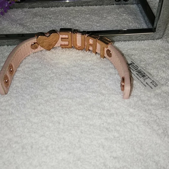 BCBG Generation ❤️ TRUE ♥️ Bracelet 💙 - Picture 3 of 6